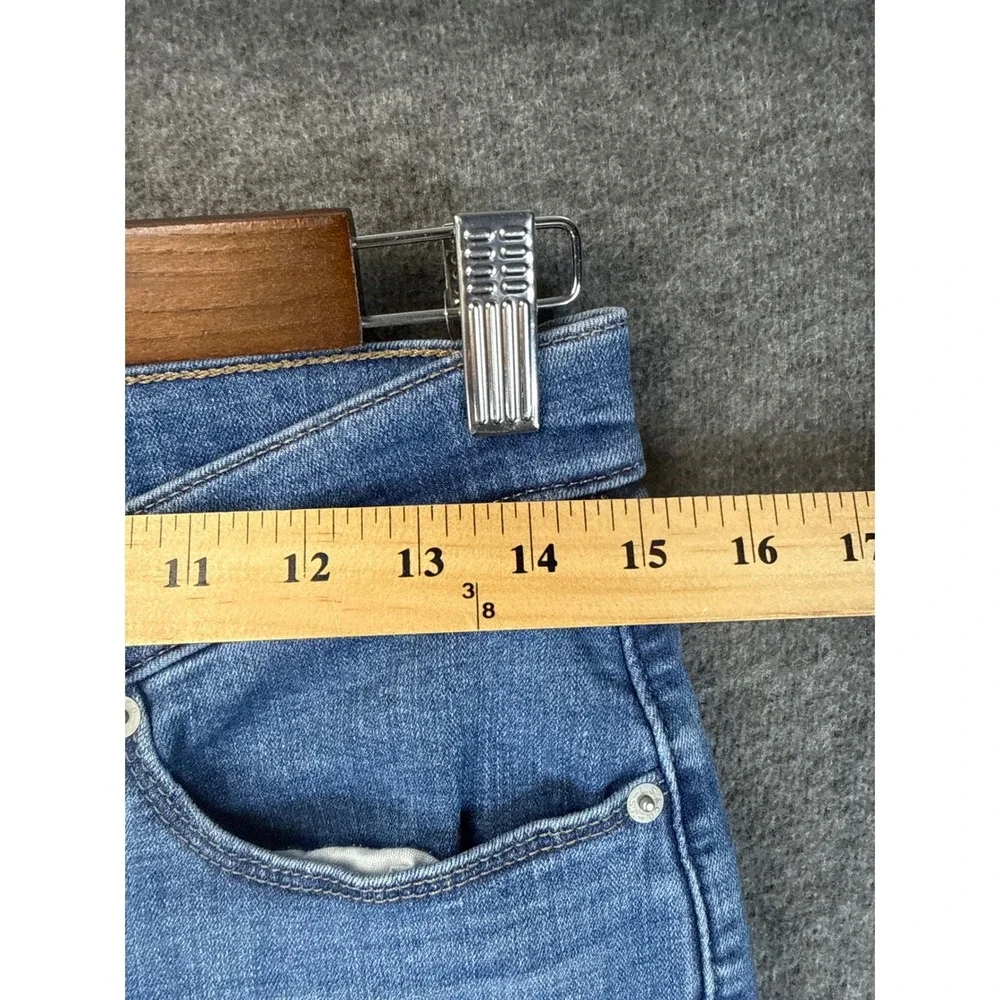 Levi's‎ Classic Straight Jeans Women 27 Blue Stretch Medium Wash Travel Work EUC